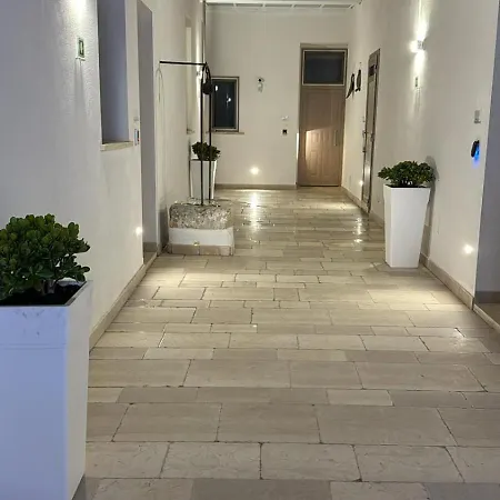 Perla فندق مبيت وإفطار 4*